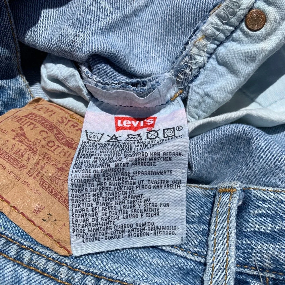 Vintage 90s made in France Levi's 501‎ button fly jeans - 33x30 mens